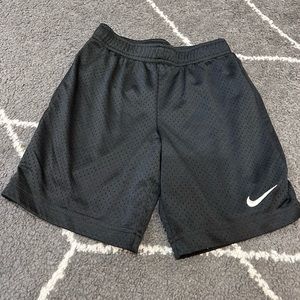 Nike kids shorts size 6/7